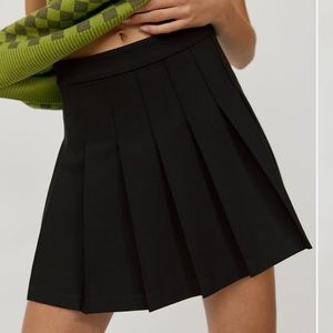 Aritzia Sunday Best Mini Skirt BLACK BNWT